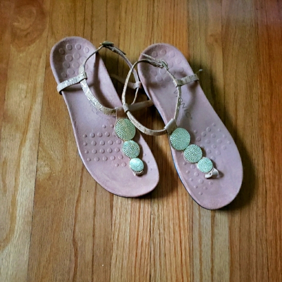 Vionic Lizbeth Women's Medium T-strap Orthotic Sandal Gold Cork NWOB MSRP $100 - Picture 1 of 4